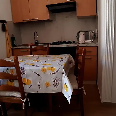 Chez Sabrine - Via Fiume 112 * 斯培西亚
